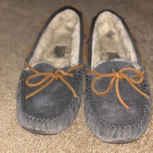 UGG Slipper Moccasins Sz 7